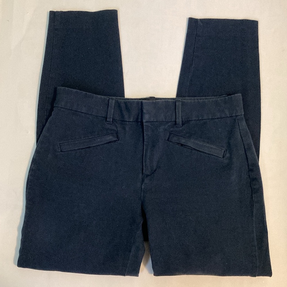 Gap women size 2 signature skinny ankle navy blue pants
